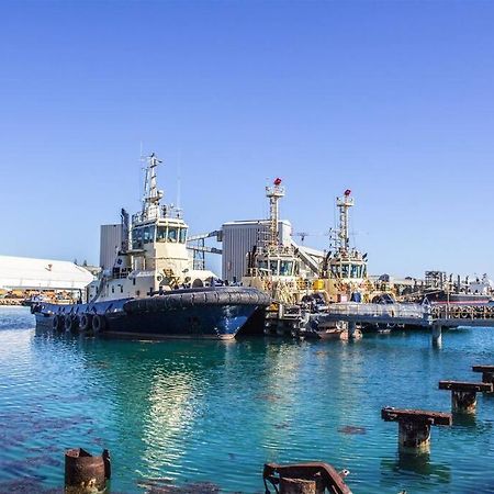 The Central Shed - 10B Geraldton Exterior photo