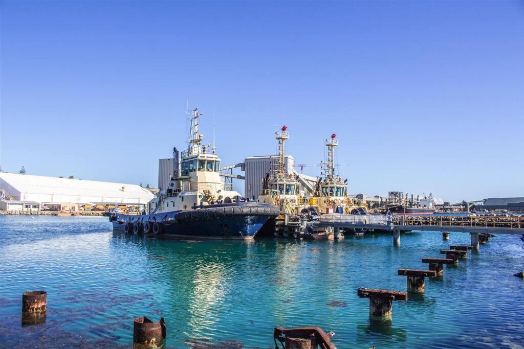 The Central Shed - 10B Geraldton Exterior photo